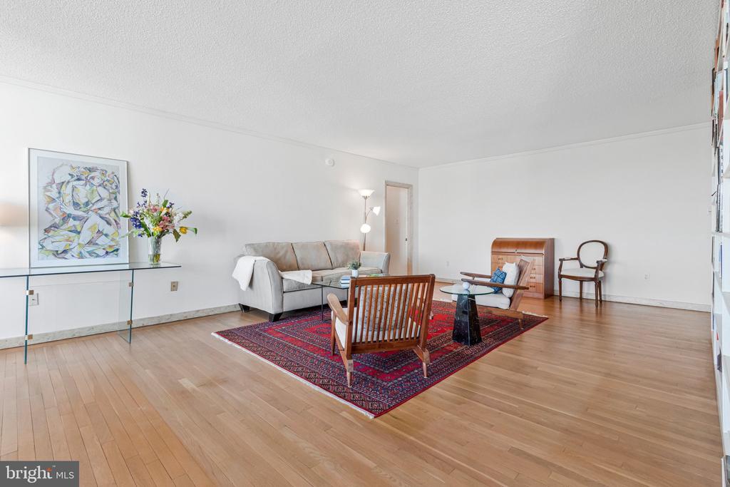 800 25TH STREET NW 1002