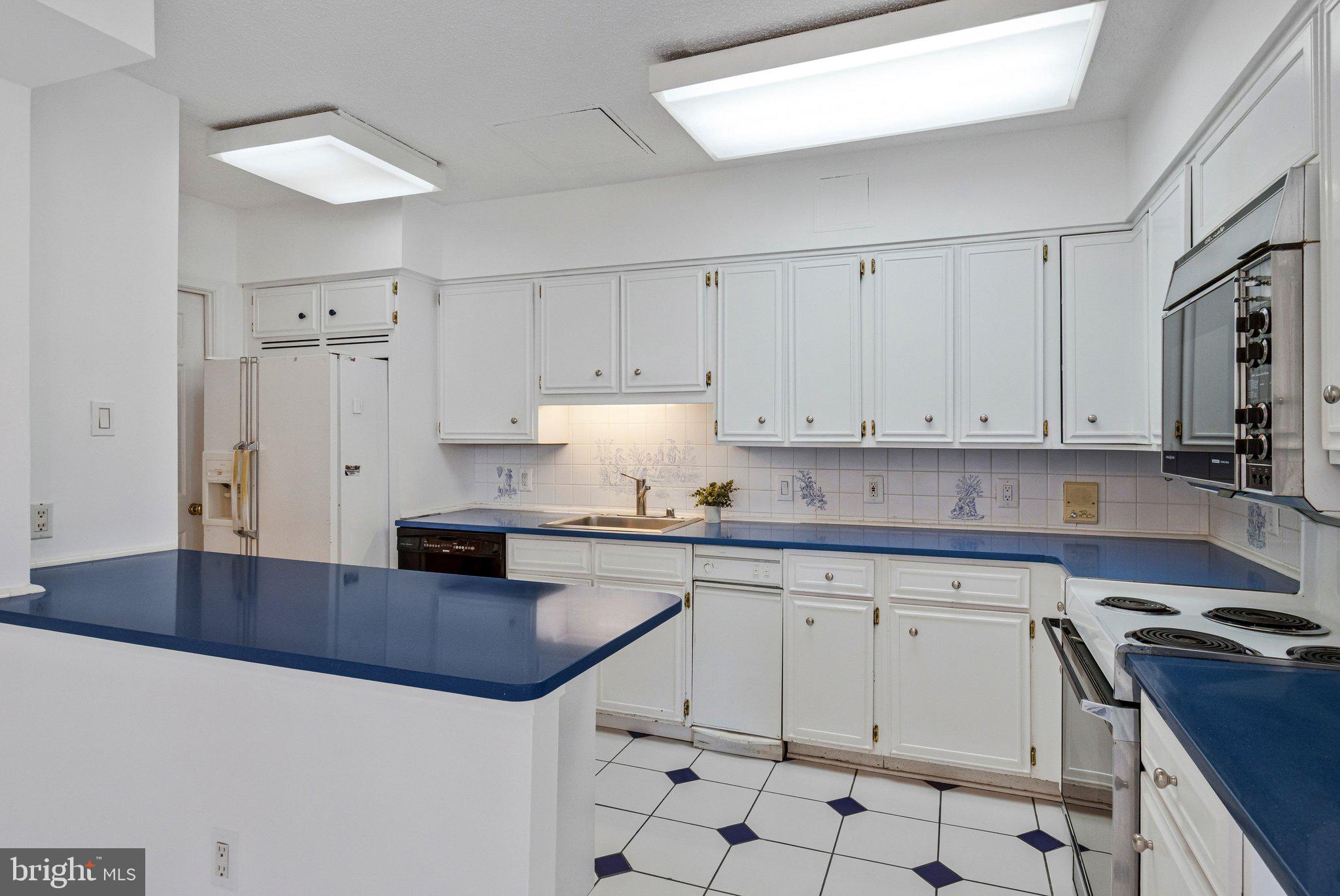 800 25TH STREET NW 1002