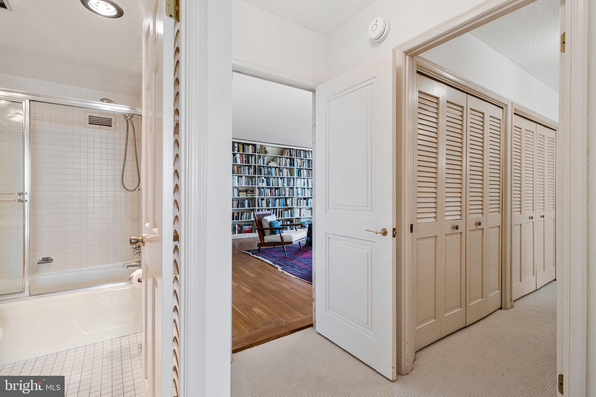 800 25TH STREET NW 1002