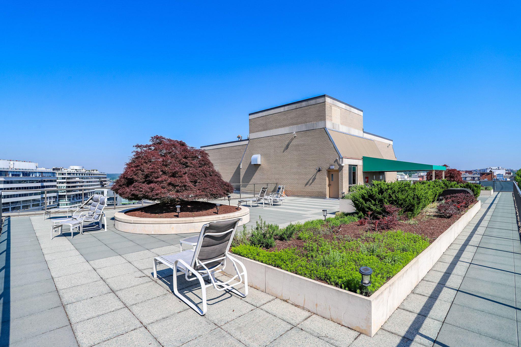 800 25TH STREET NW 1002