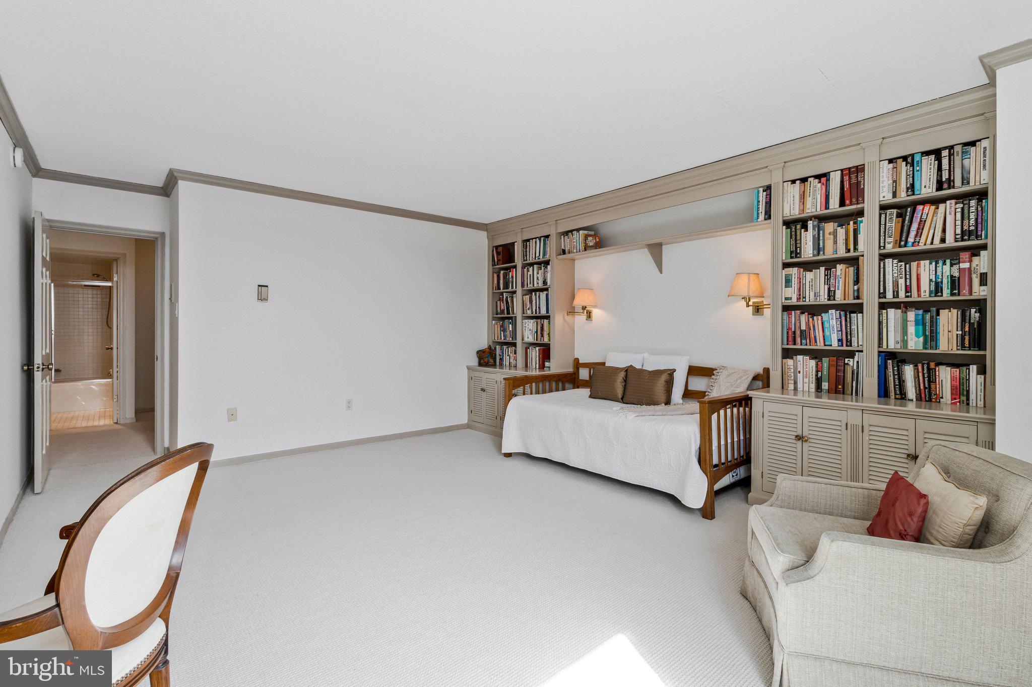 800 25TH STREET NW 1002