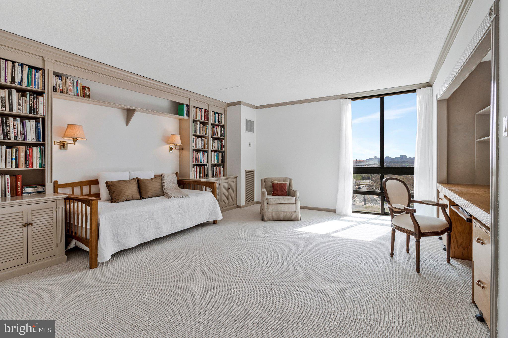 800 25TH STREET NW 1002