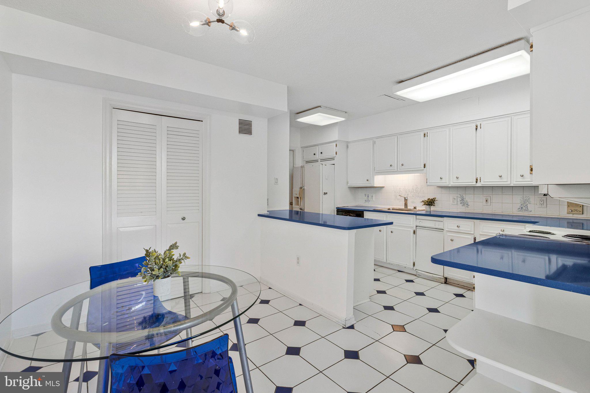 800 25TH STREET NW 1002