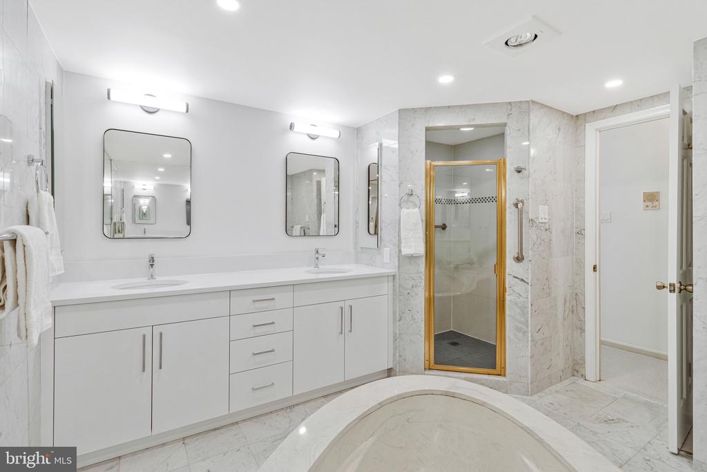 800 25TH STREET NW 1002