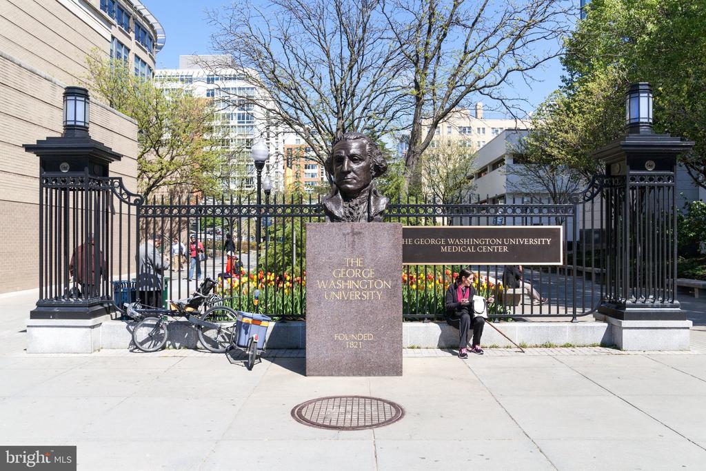 800 25TH STREET NW 1002