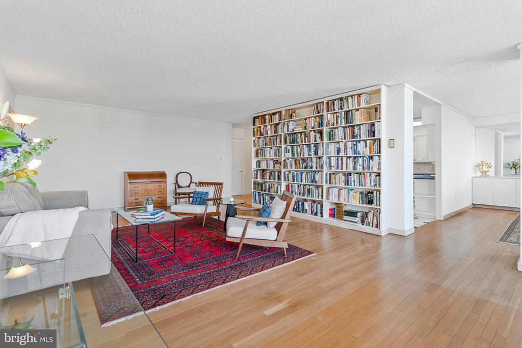 800 25TH STREET NW 1002