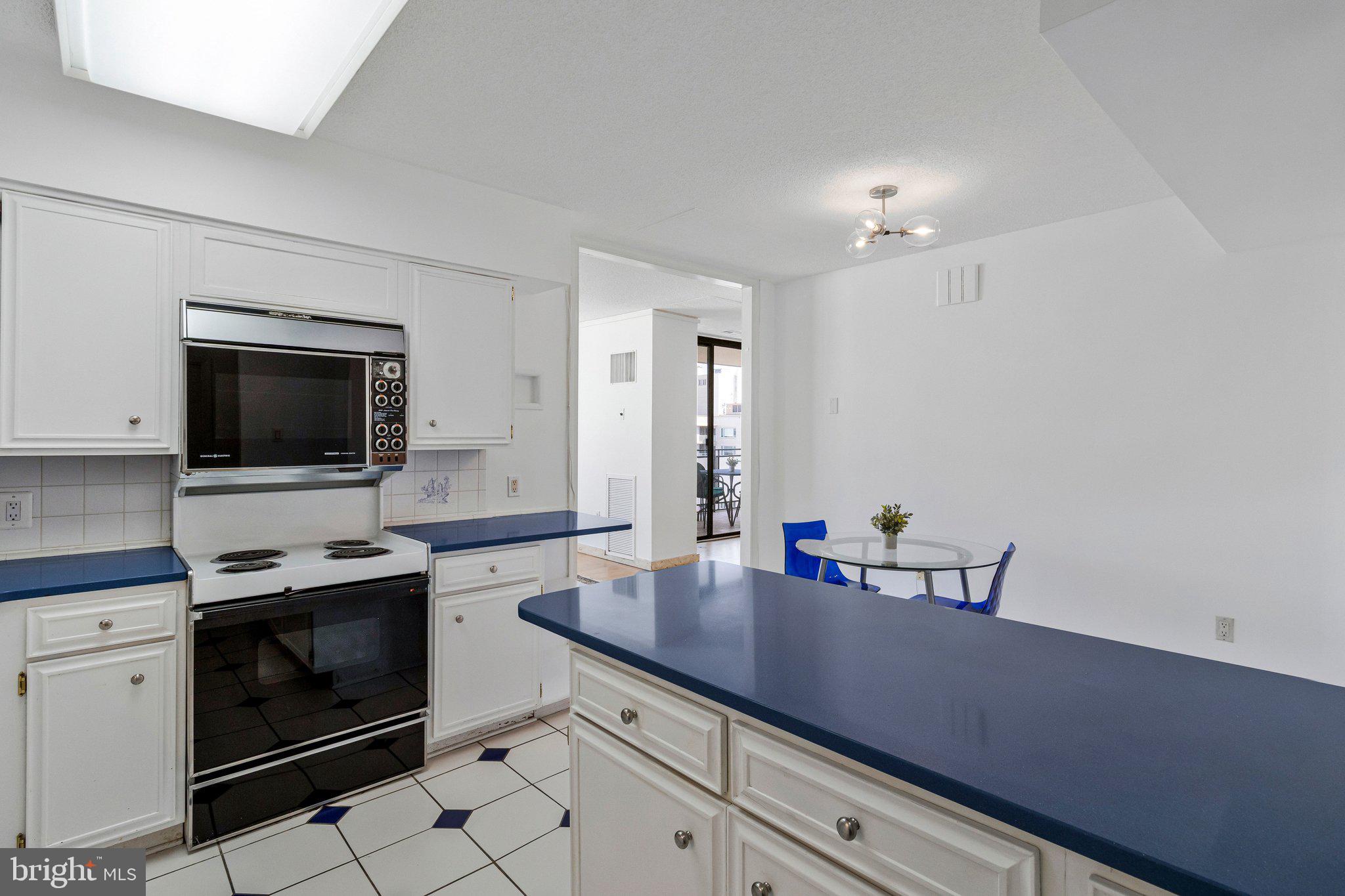 800 25TH STREET NW 1002