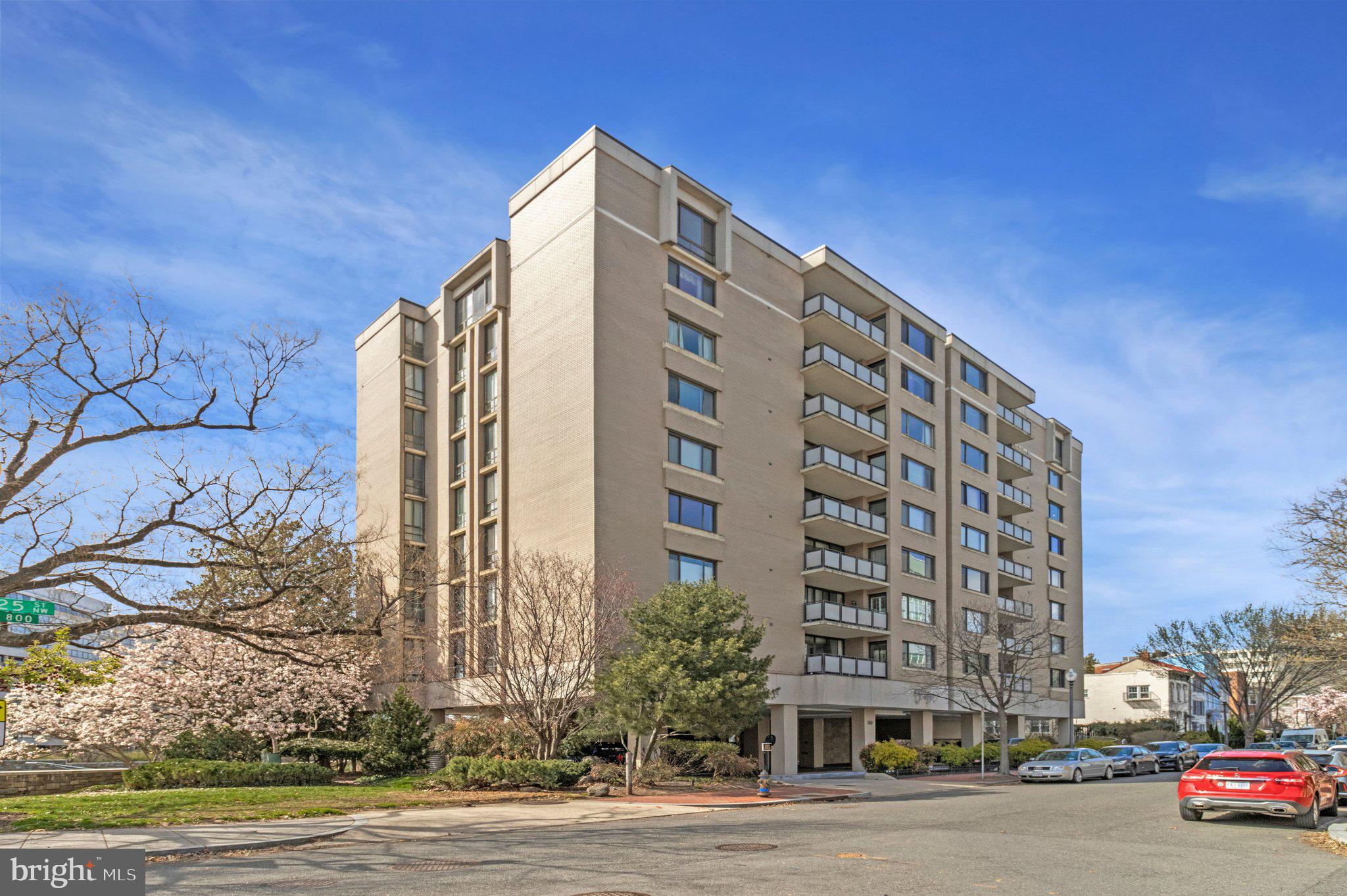 800 25TH STREET NW 1002