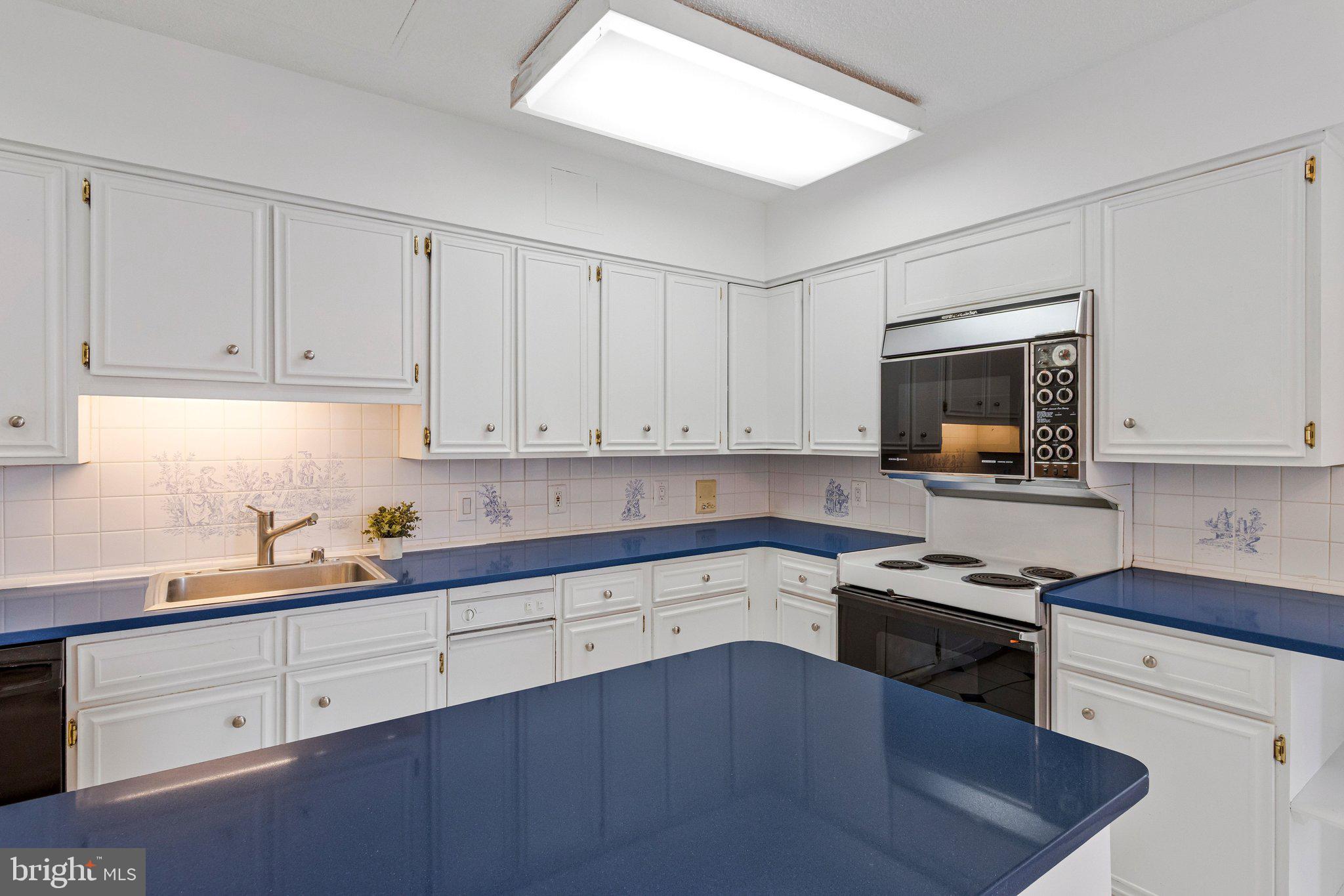 800 25TH STREET NW 1002