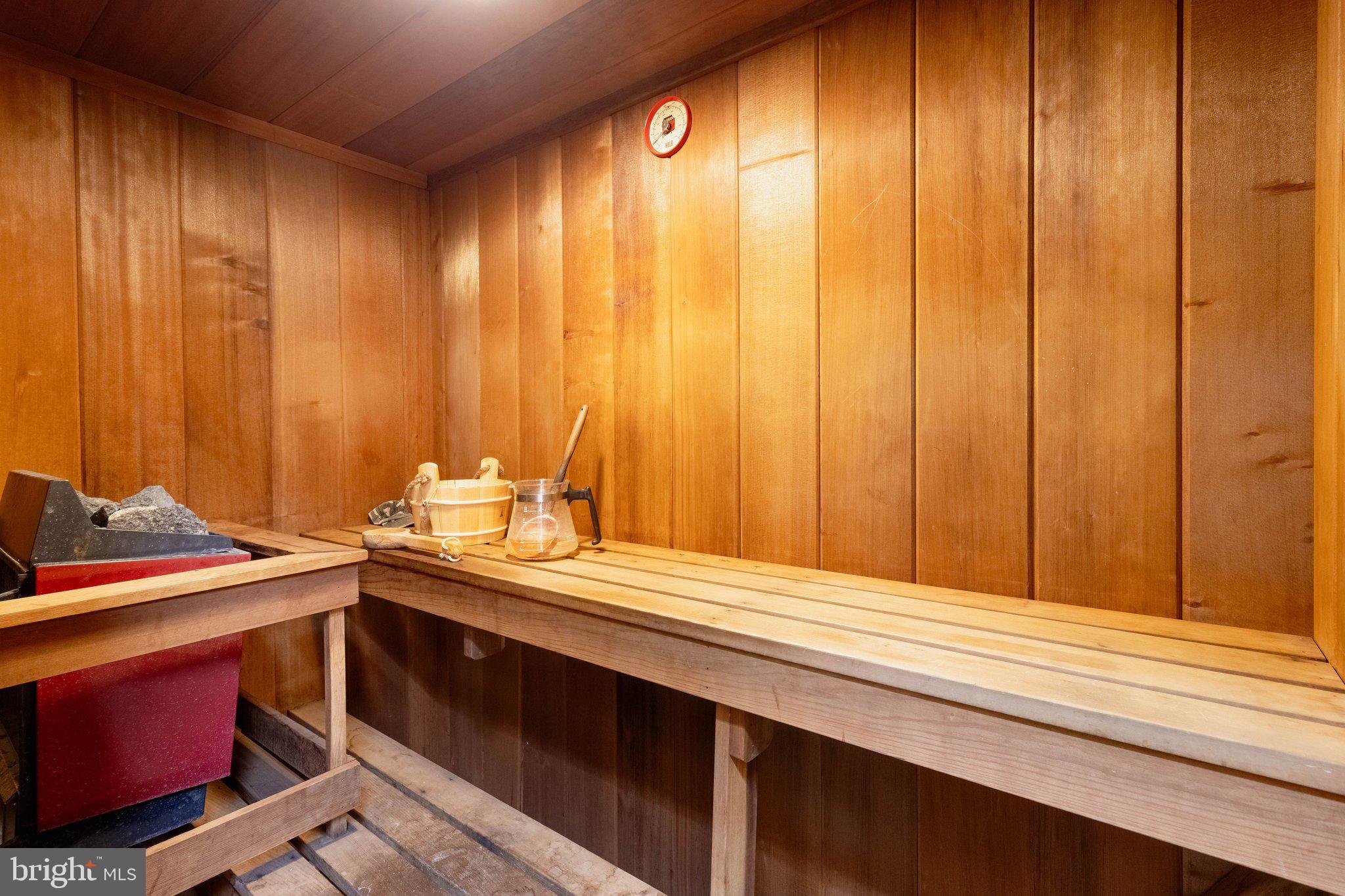 800 25TH STREET NW 1002