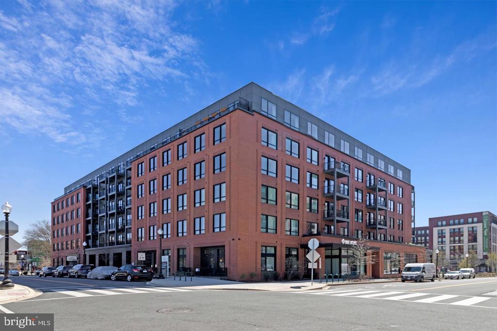 7175 12TH STREET NW Unit: 302
