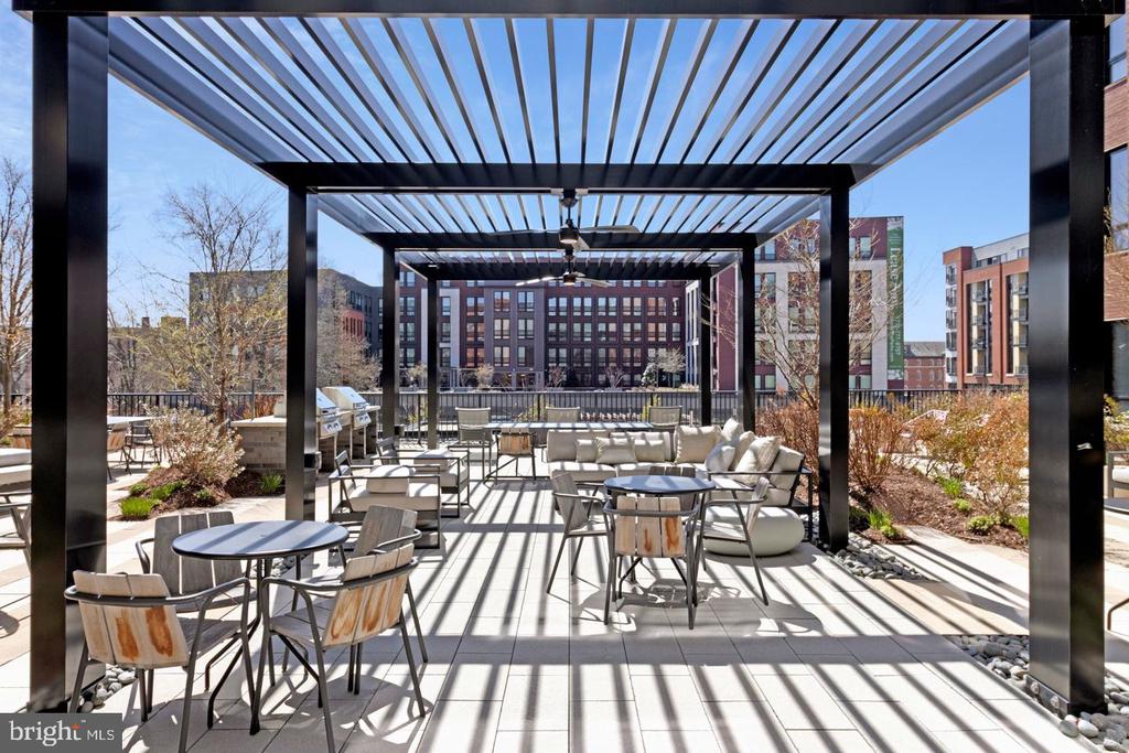 7175 12TH STREET NW Unit: 302