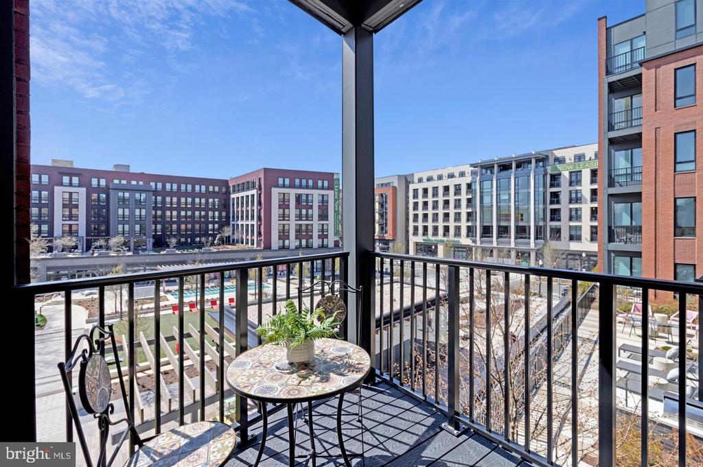 7175 12TH STREET NW Unit: 302