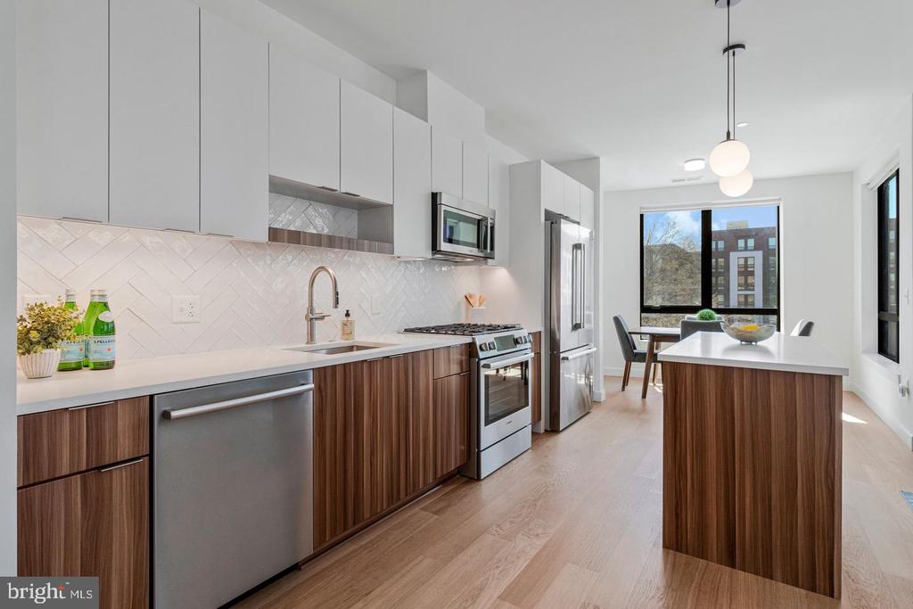 7175 12TH STREET NW Unit: 302