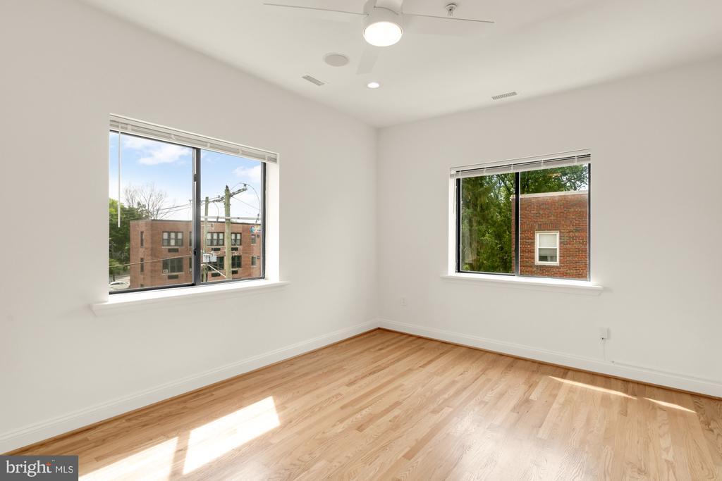 5754 NW COLORADO AVENUE NW Unit: 301