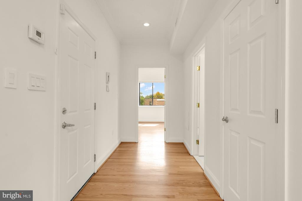 5754 NW COLORADO AVENUE NW Unit: 301