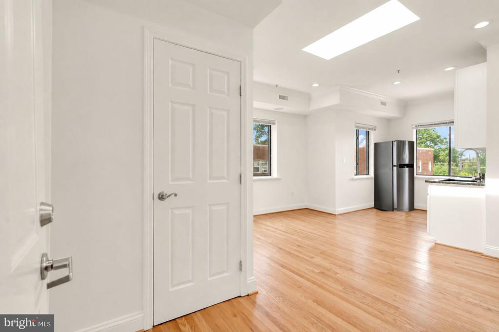 5754 NW COLORADO AVENUE NW Unit: 301