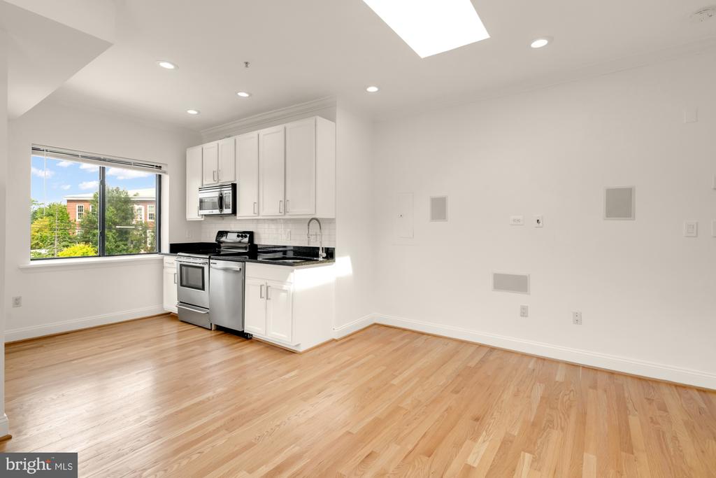 5754 NW COLORADO AVENUE NW Unit: 301