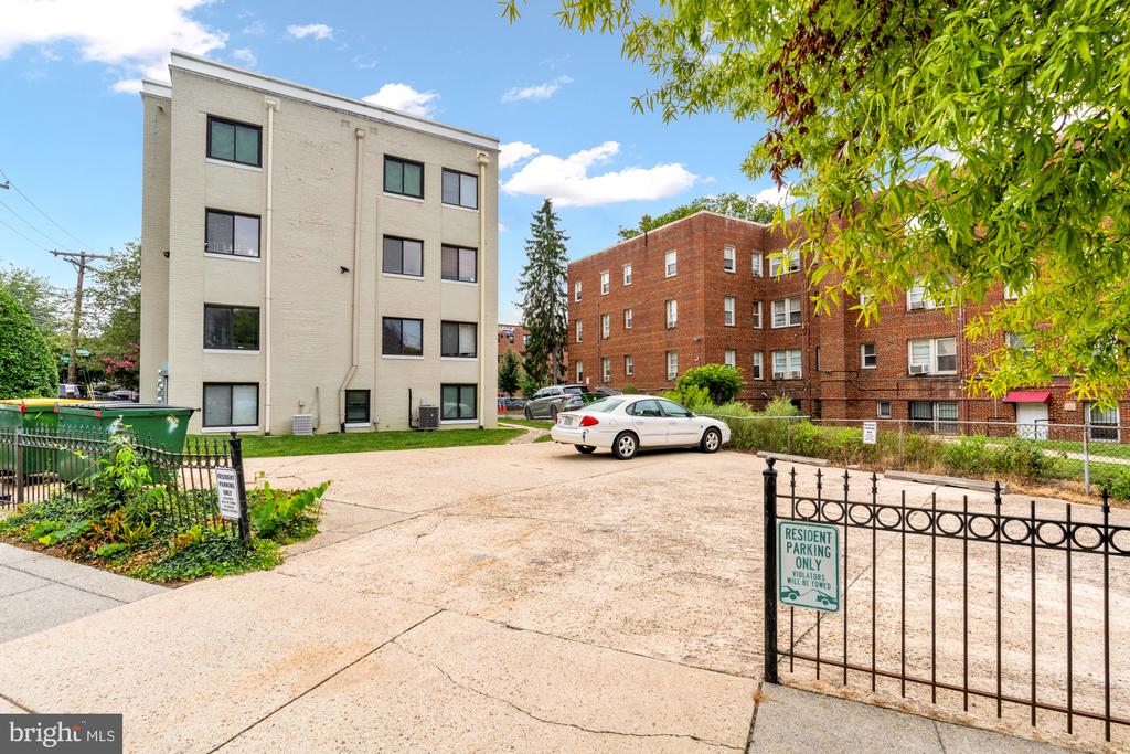 5754 NW COLORADO AVENUE NW Unit: 301