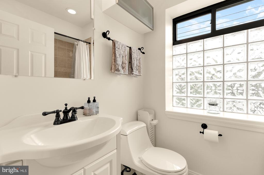 5754 COLORADO AVENUE NW Unit: 202