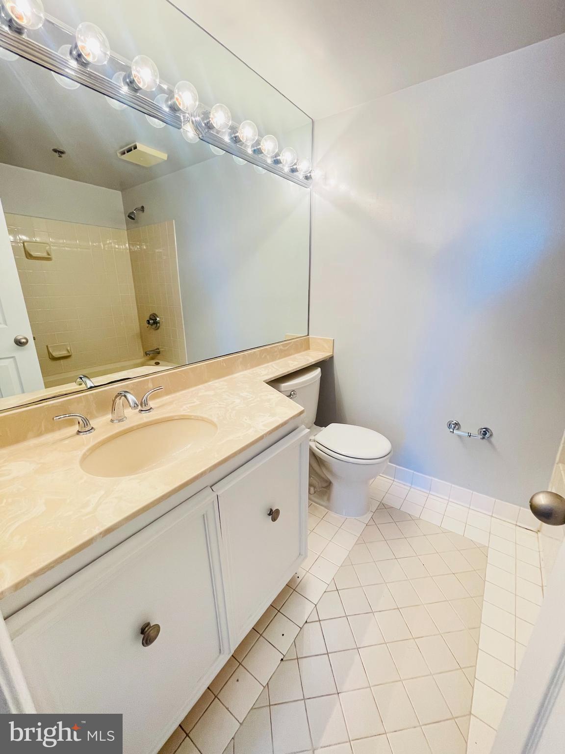 5809 Nicholson Ln #314