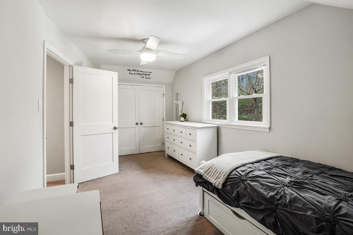 12211 Remington Dr