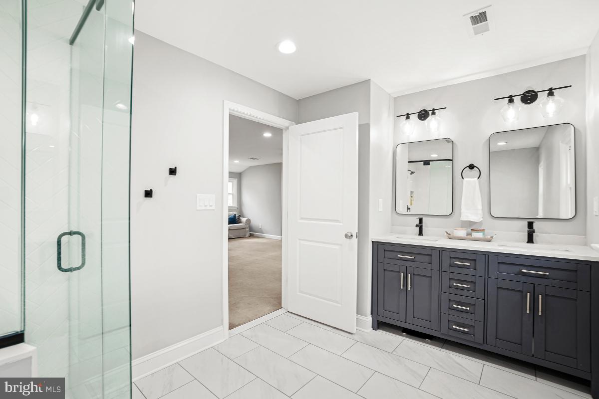 12211 Remington Dr