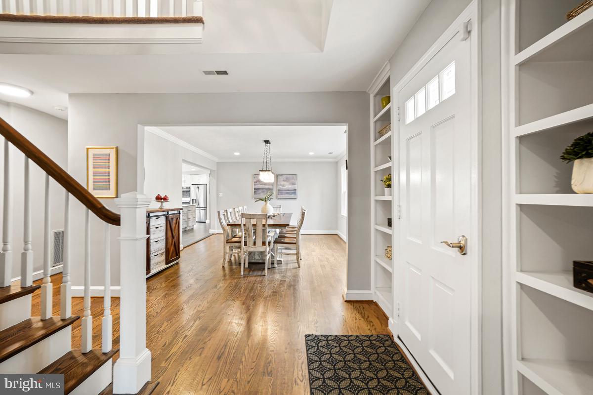 12211 Remington Dr