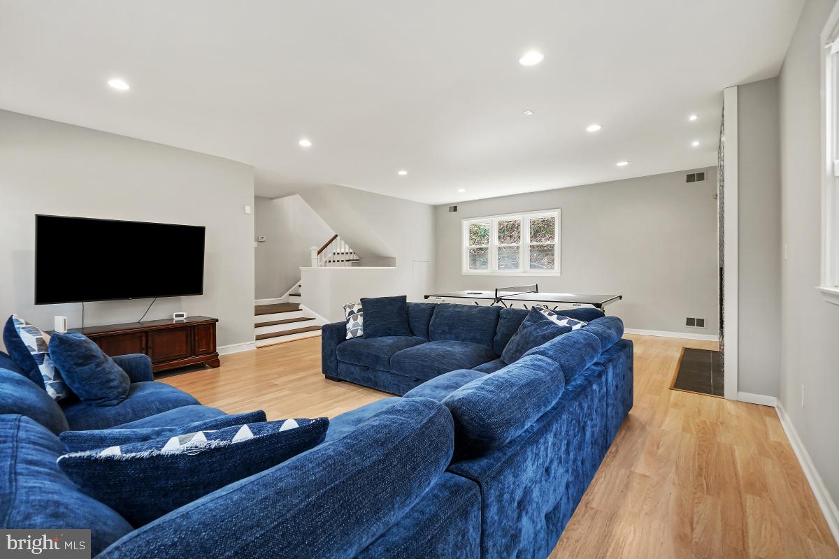 12211 Remington Dr