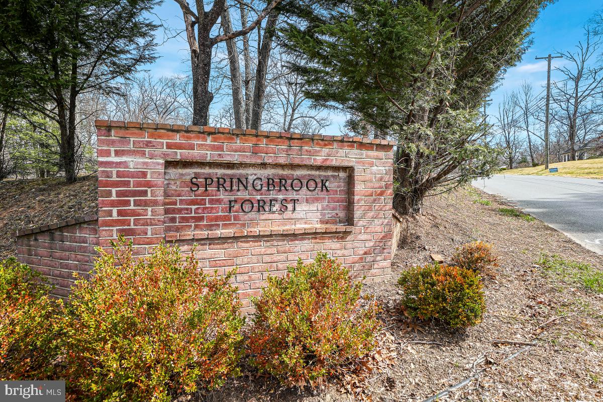 12211 Remington Dr