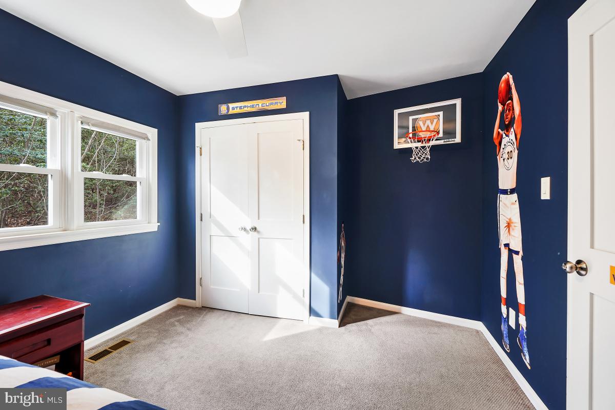 12211 Remington Dr