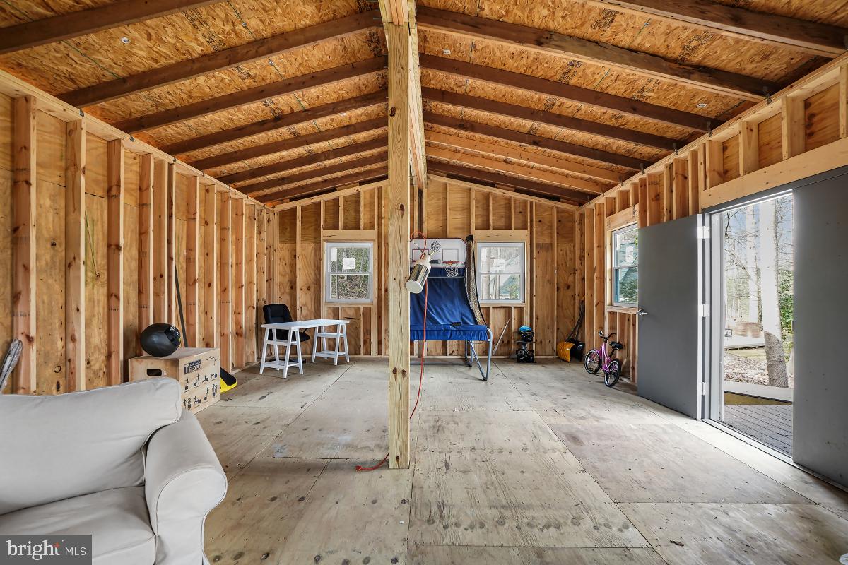12211 Remington Dr