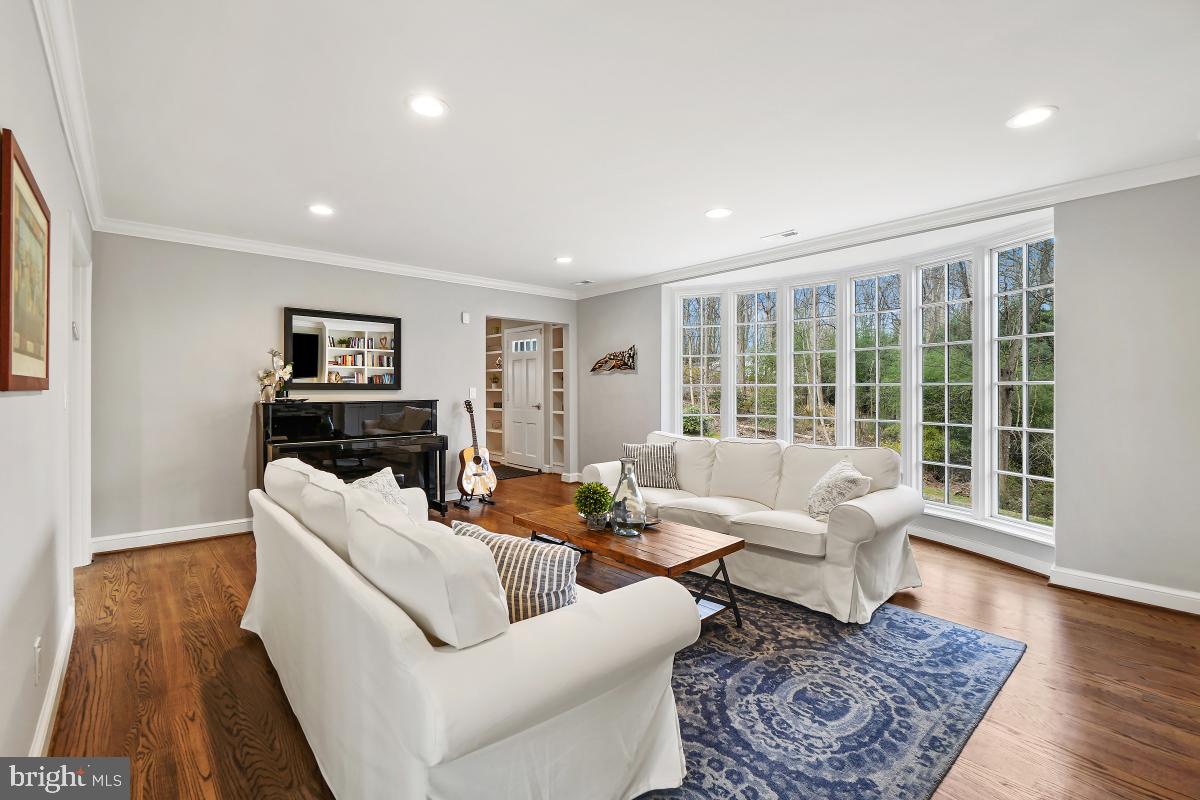 12211 Remington Dr
