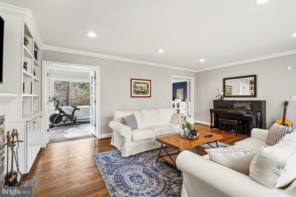 12211 Remington Dr