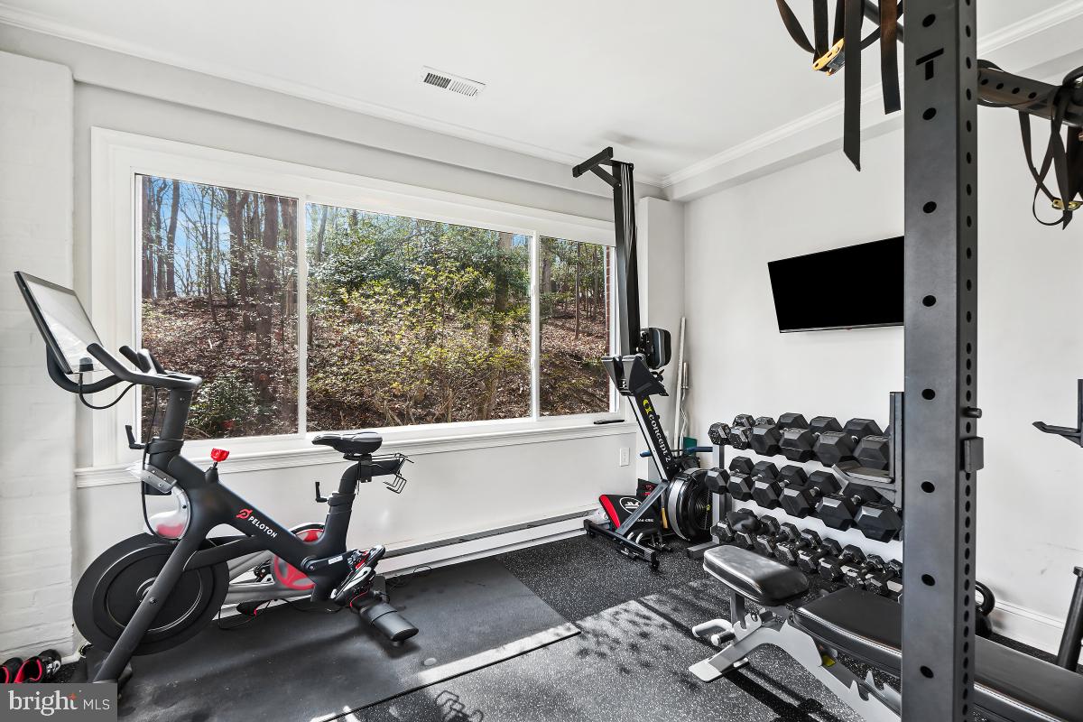 12211 Remington Dr