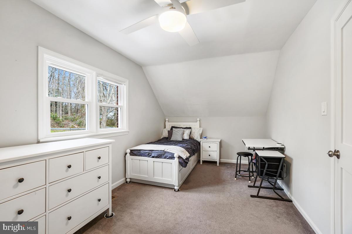 12211 Remington Dr