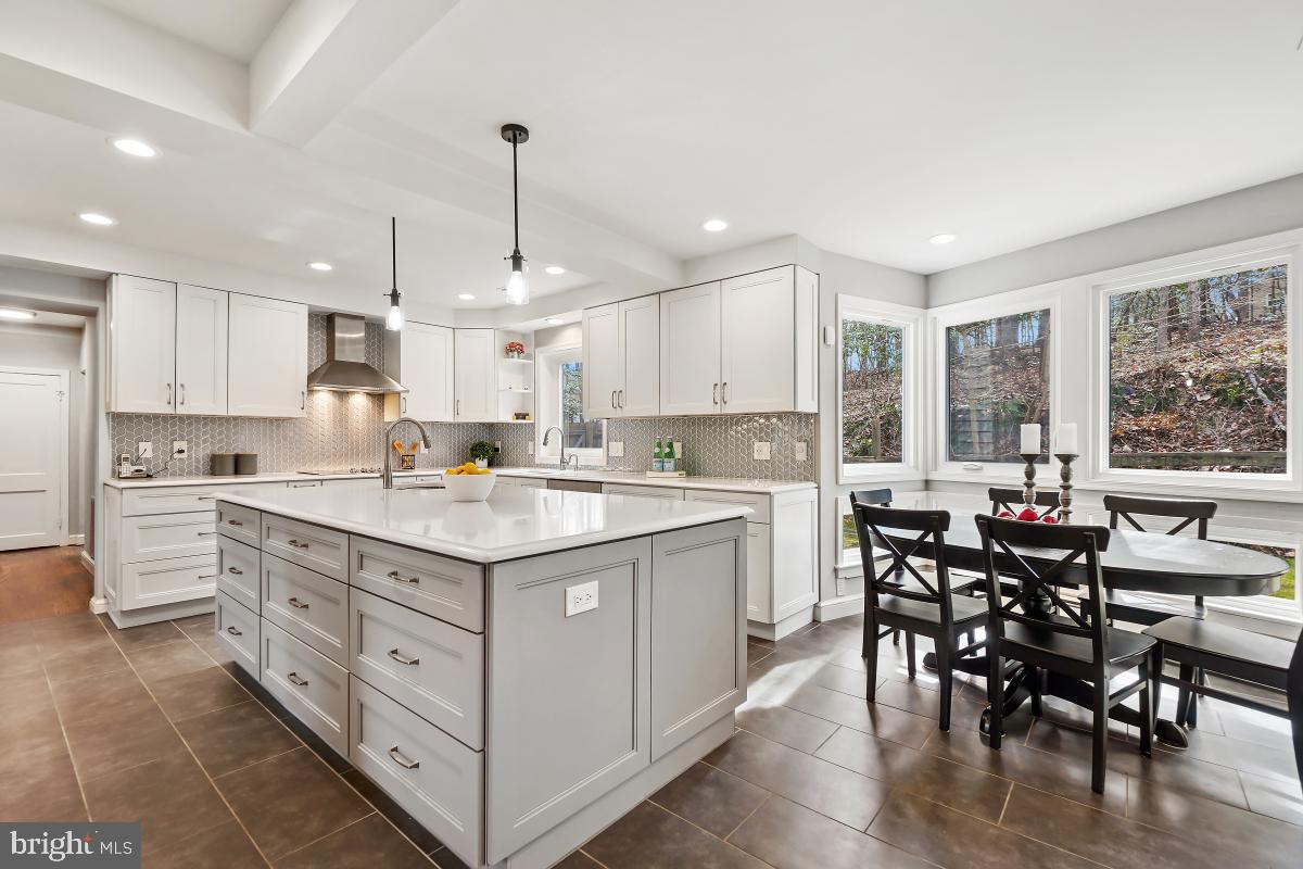12211 Remington Dr