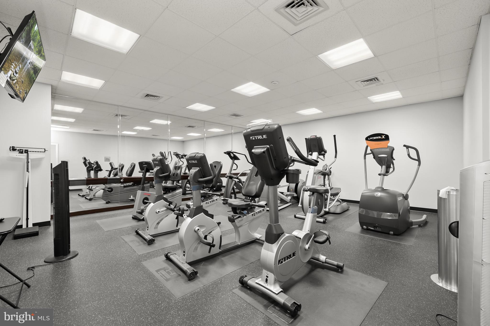 5809 Nicholson Ln #416