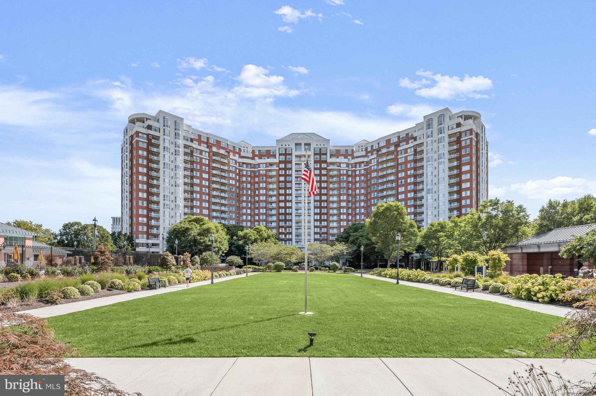 5809 Nicholson Ln #416