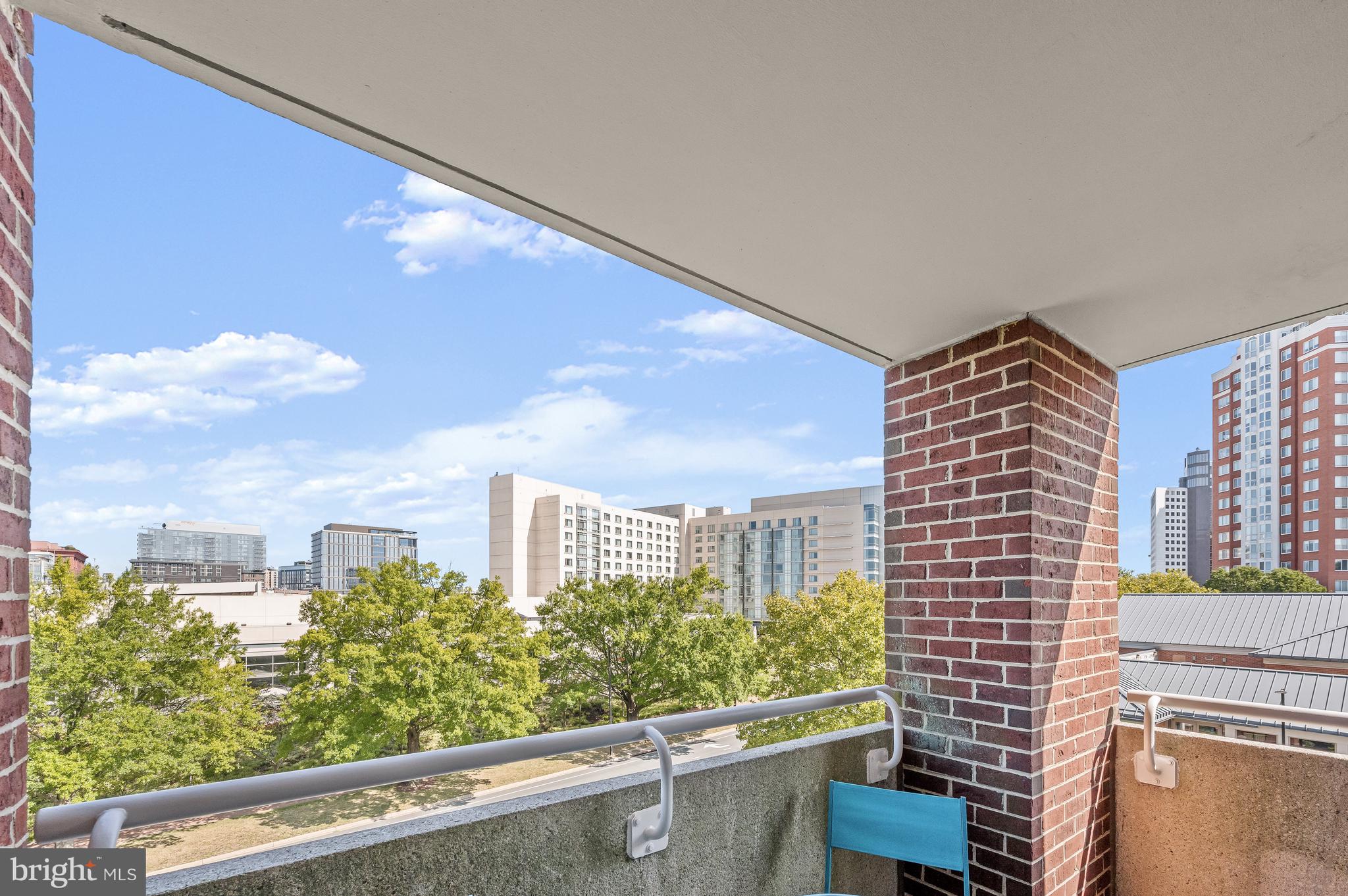 5809 Nicholson Ln #416