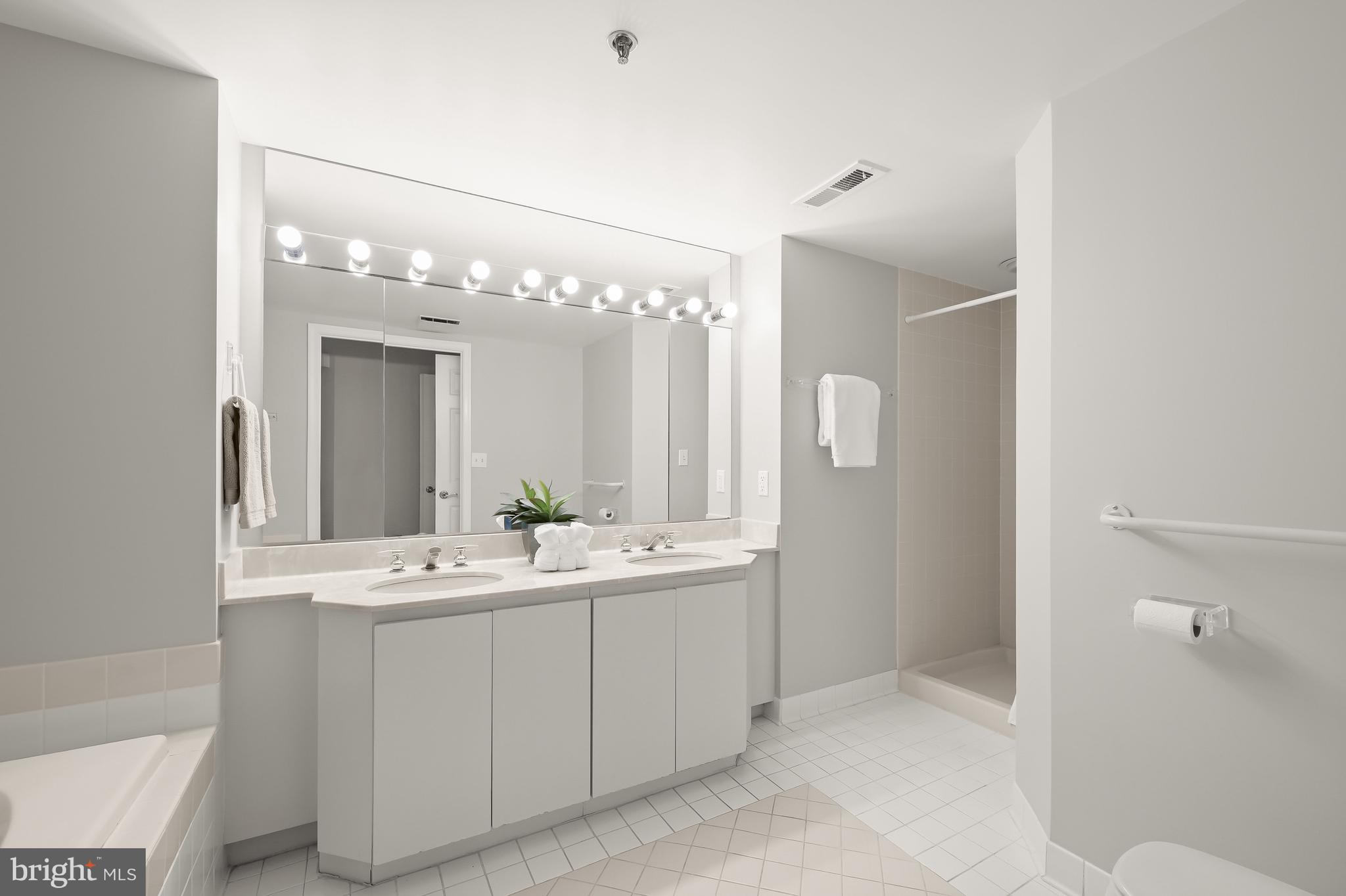 5809 Nicholson Ln #416