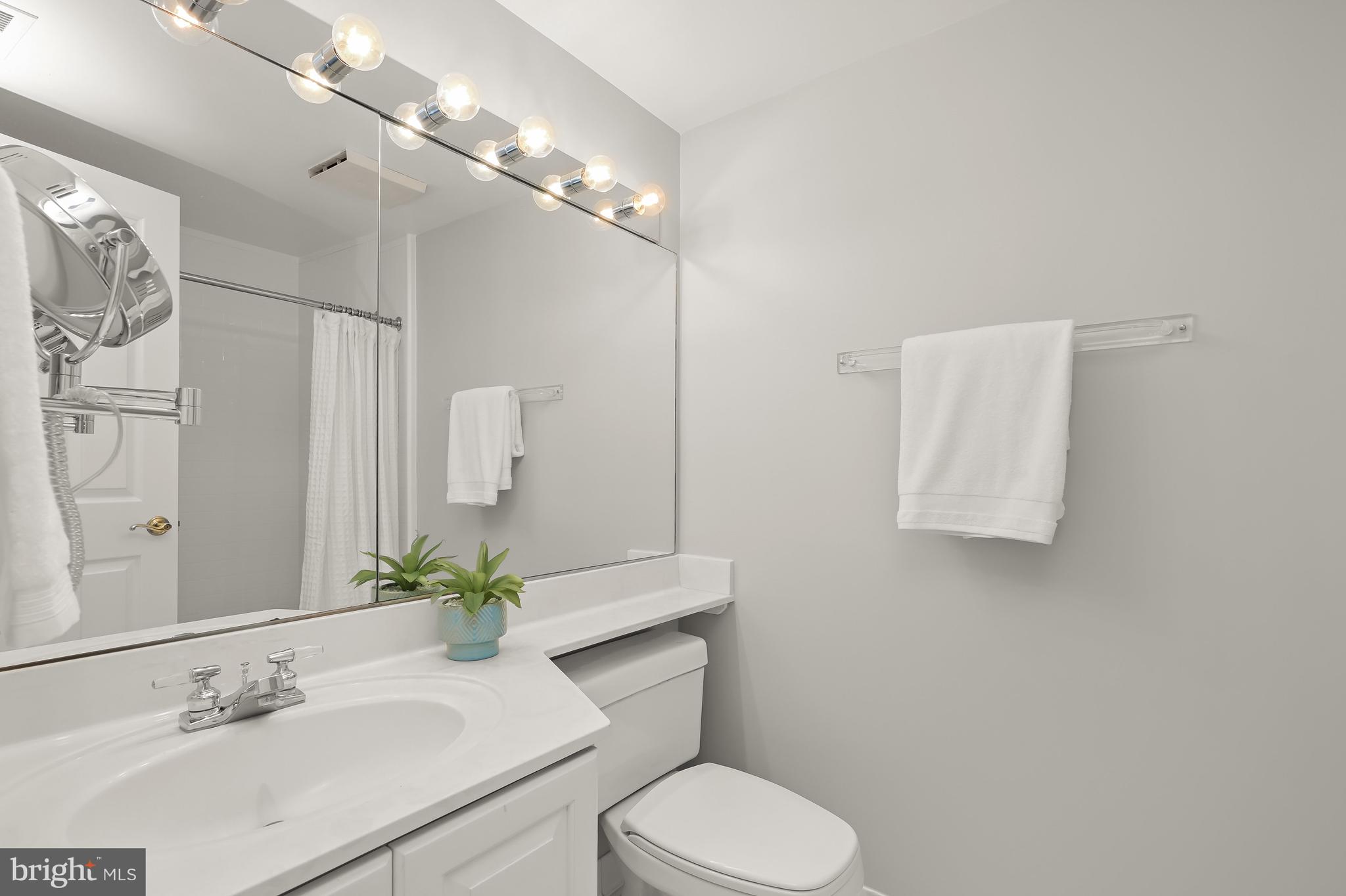 5809 Nicholson Ln #416