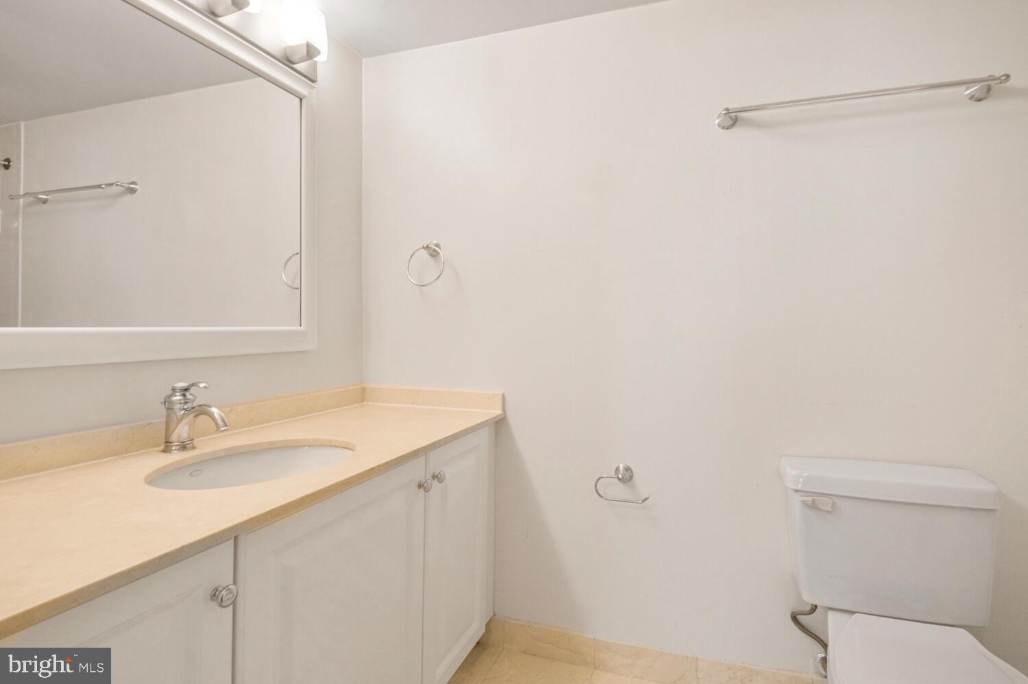 10101 GROSVENOR PLACE 1306