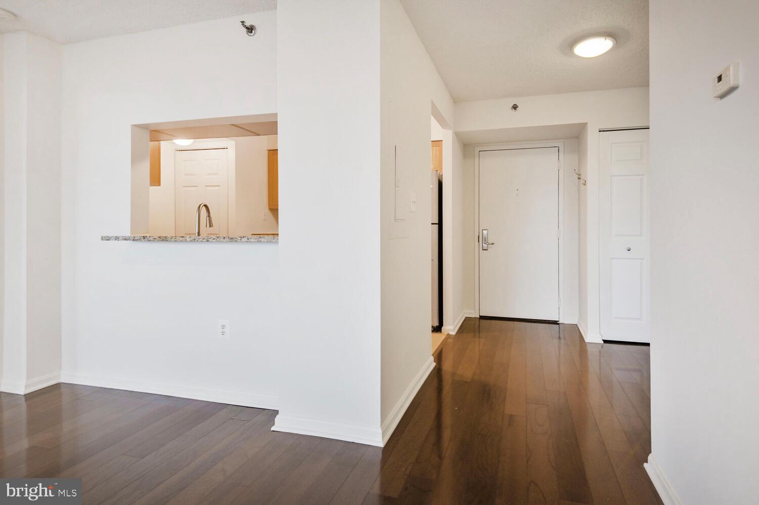 10101 GROSVENOR PLACE 1306