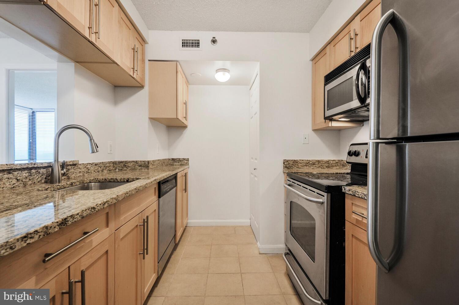 10101 GROSVENOR PLACE 1306