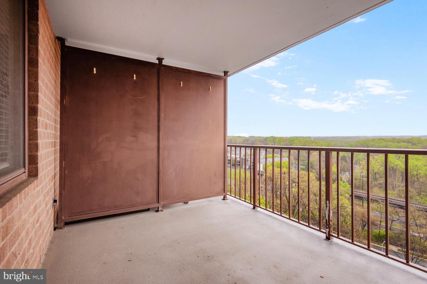 10101 GROSVENOR PLACE 1306