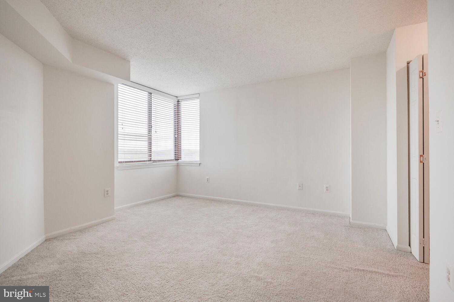 10101 GROSVENOR PLACE 1306