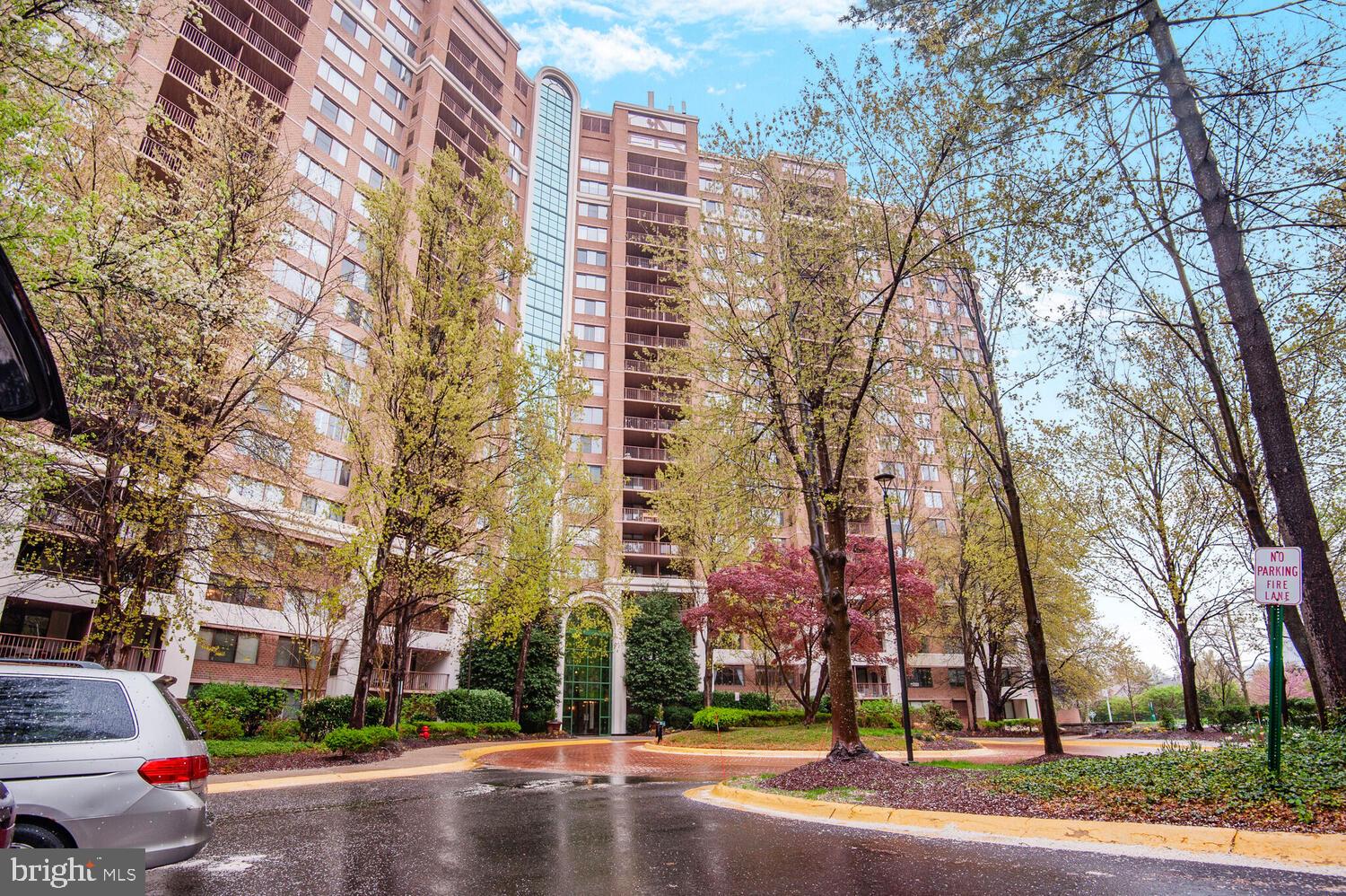 10101 GROSVENOR PLACE 1306