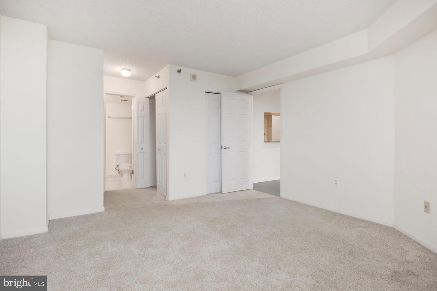 10101 GROSVENOR PLACE 1306