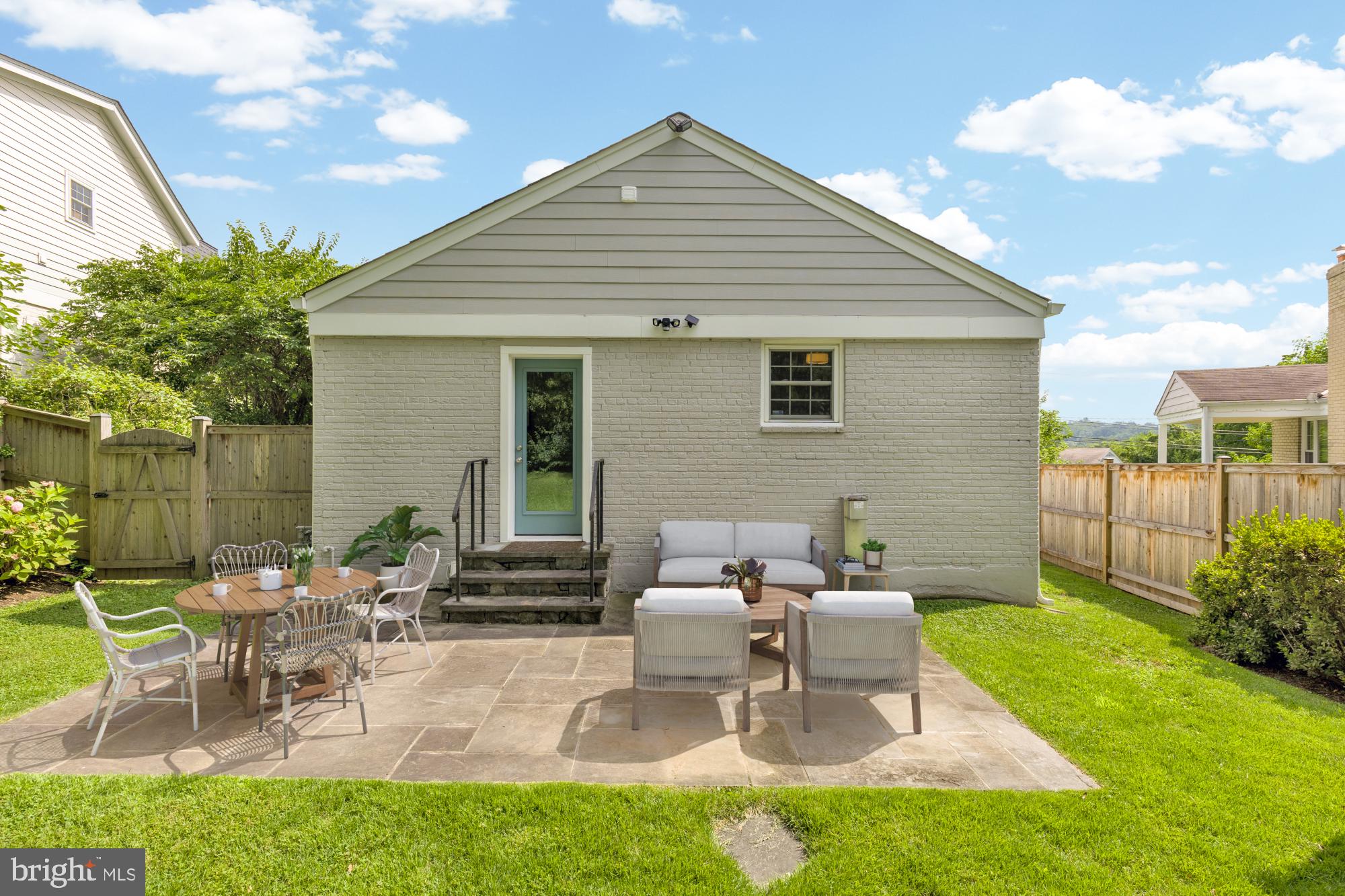 2611 ROSS ROAD